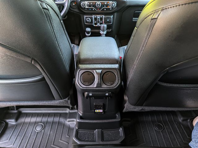 2023 Jeep Wrangler 4xe Sahara - 23044822 - 32