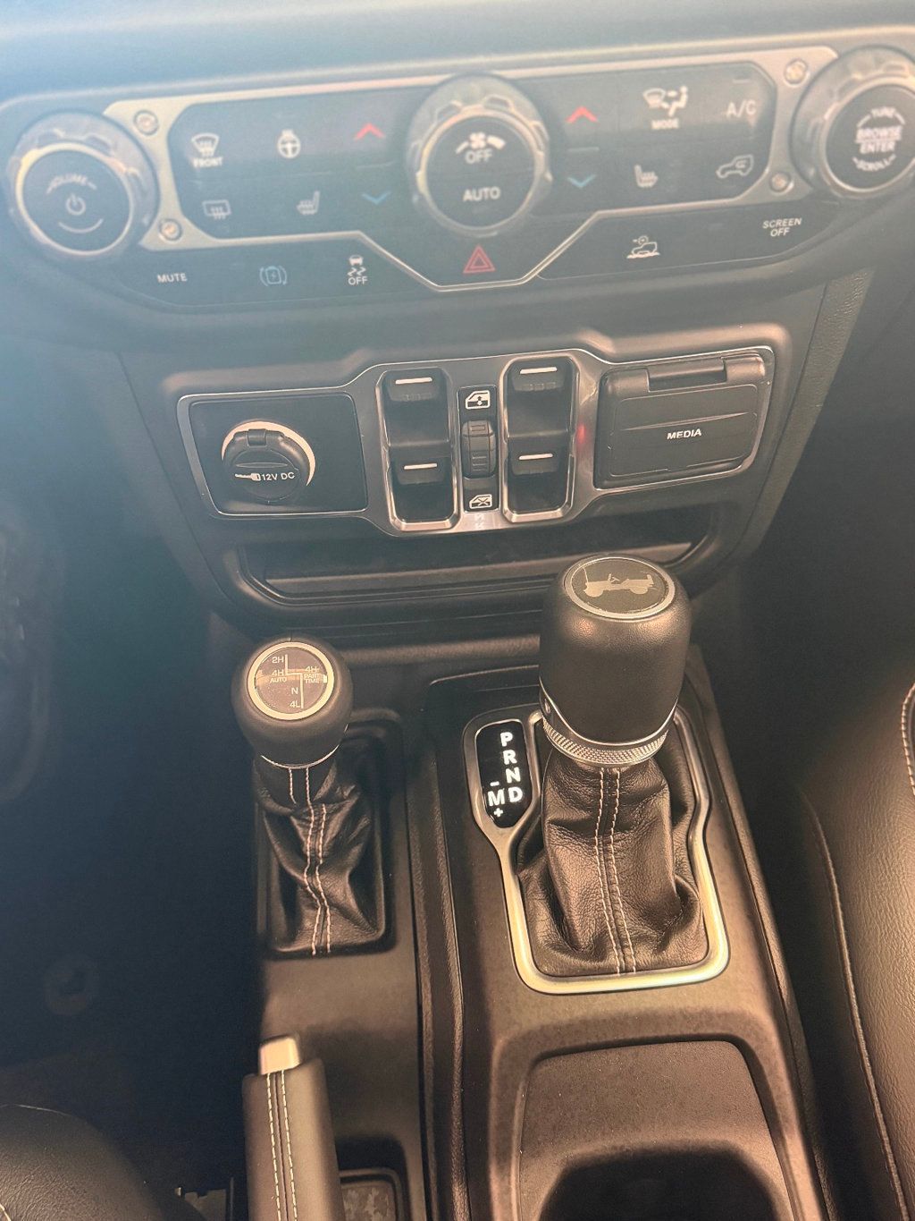 2023 Jeep Wrangler 4xe Sahara 4x4 - 23018725 - 32