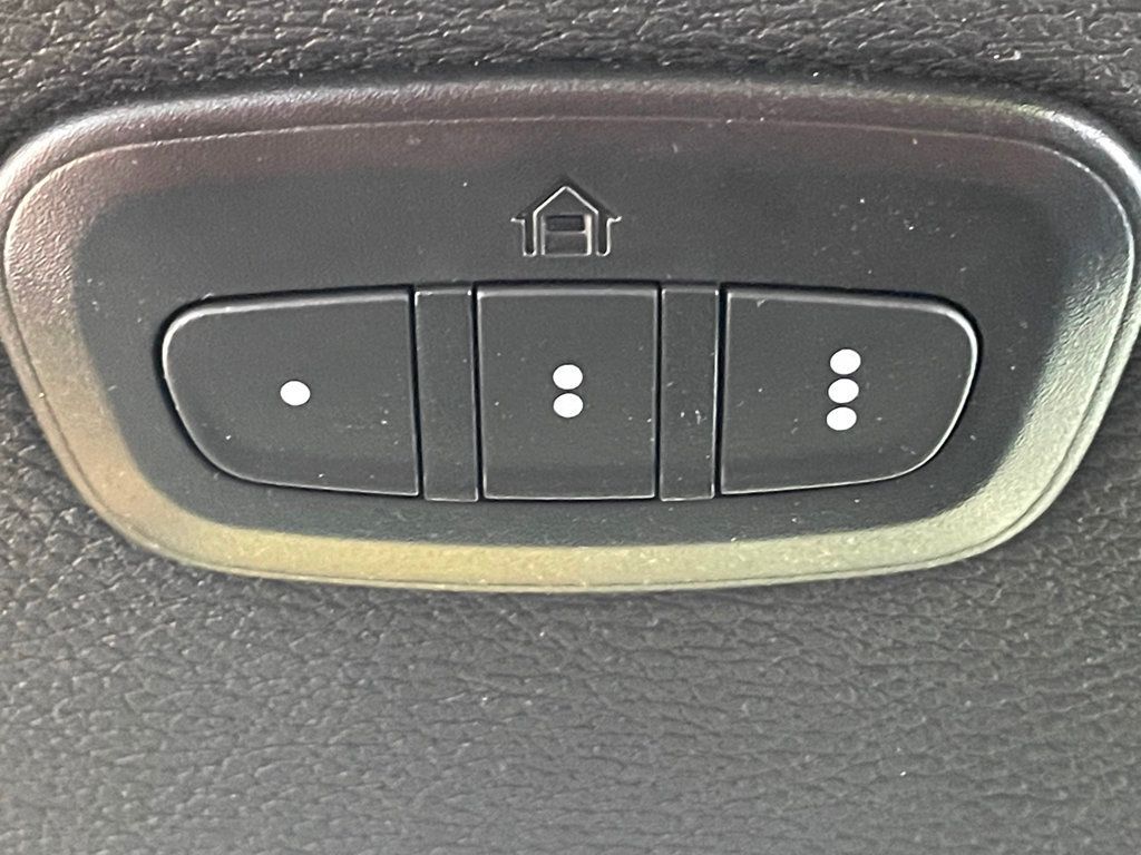 2023 Jeep Wrangler 4xe Sahara 4x4 - 23034870 - 30