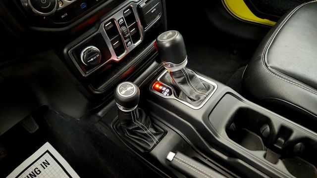2023 Jeep Wrangler 4xe Sahara 4x4 w/ Black Hard Top & Cold Weather Group - 23043144 - 14