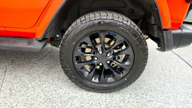 2023 Jeep Wrangler 4xe Sahara 4x4 w/ Cold Weather Group & Black 3-Piece Hard Top - 23039460 - 8