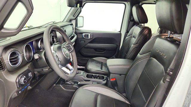 2023 Jeep Wrangler 4xe Sahara 4x4 w/ Cold Weather Group, Dual-Top Group & Side Steps - 23035204 - 19
