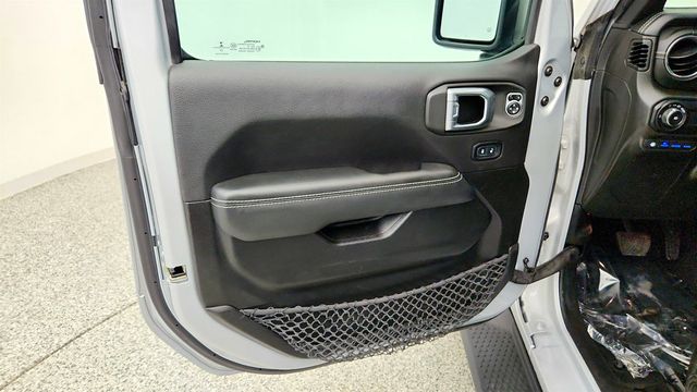 2023 Jeep Wrangler 4xe Sahara 4x4 w/ Hard Top & Cold Weather Group - 23032079 - 9