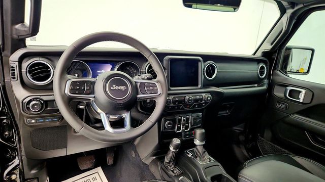 2023 Jeep Wrangler 4xe Sahara 4x4 w/ Hard Top & Trailer Tow & Aux Switch Group - 23016942 - 11