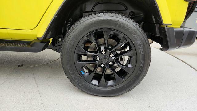 2023 Jeep Wrangler 4xe Sahara 4x4 with Hardtop & Cold Weather Group - 22949790 - 8