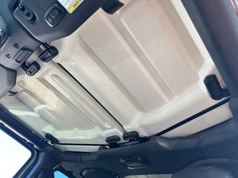 2023 Jeep Wrangler 4xe Sahara 4xe - 22952144 - 19