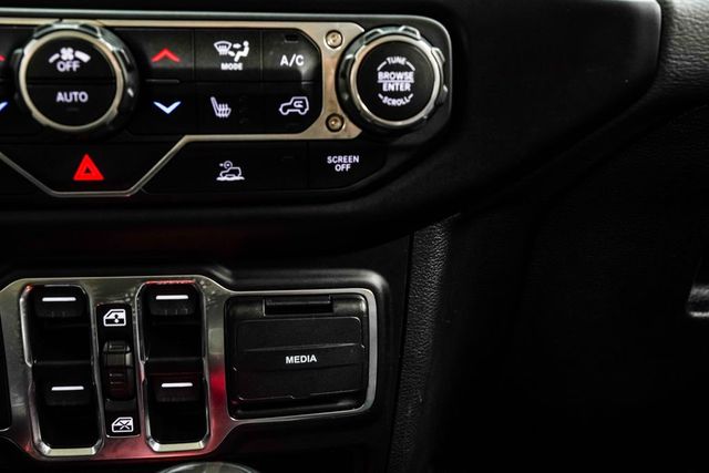 2023 Jeep Wrangler 4xe Sahara 4xe - 22987672 - 25