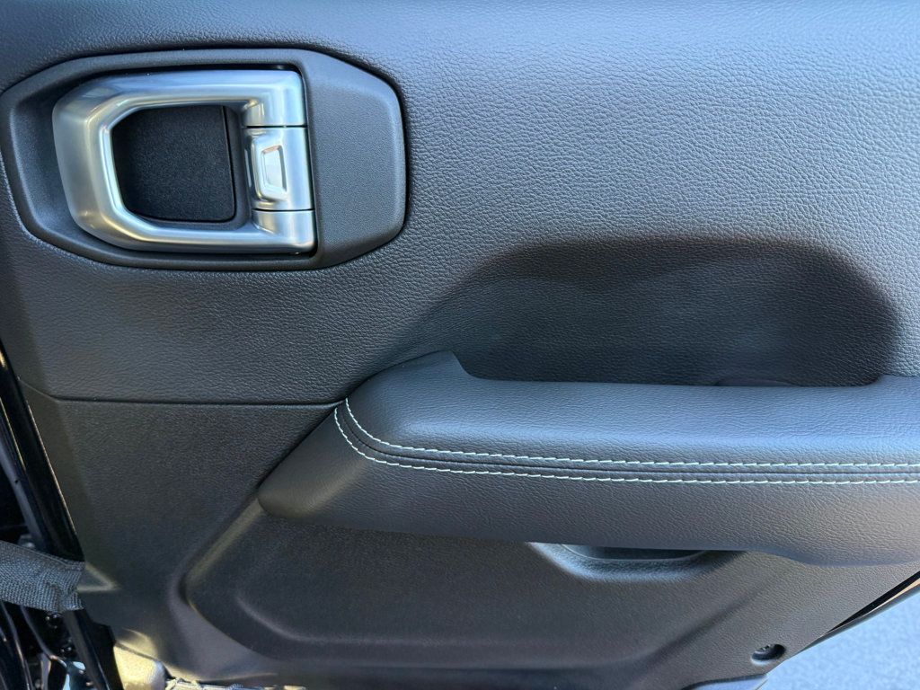 2023 Jeep Wrangler 4xe Sahara 4XE - 22956729 - 30