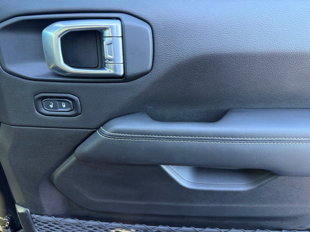 2023 Jeep Wrangler 4xe Sahara 4XE - 22956729 - 33