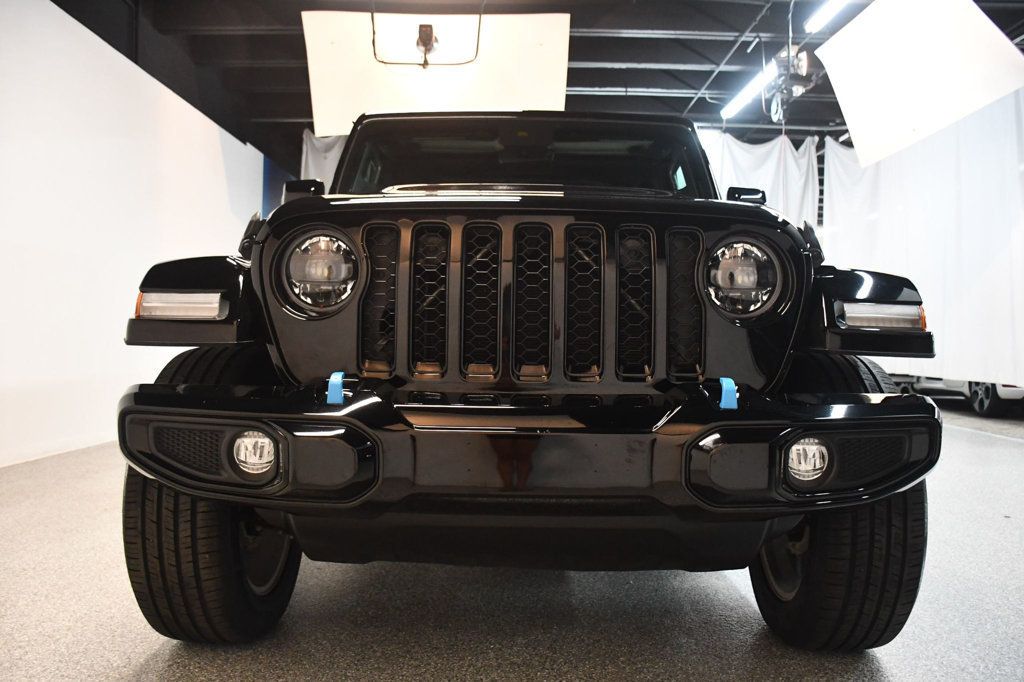 Jeep Wrangler photo 12