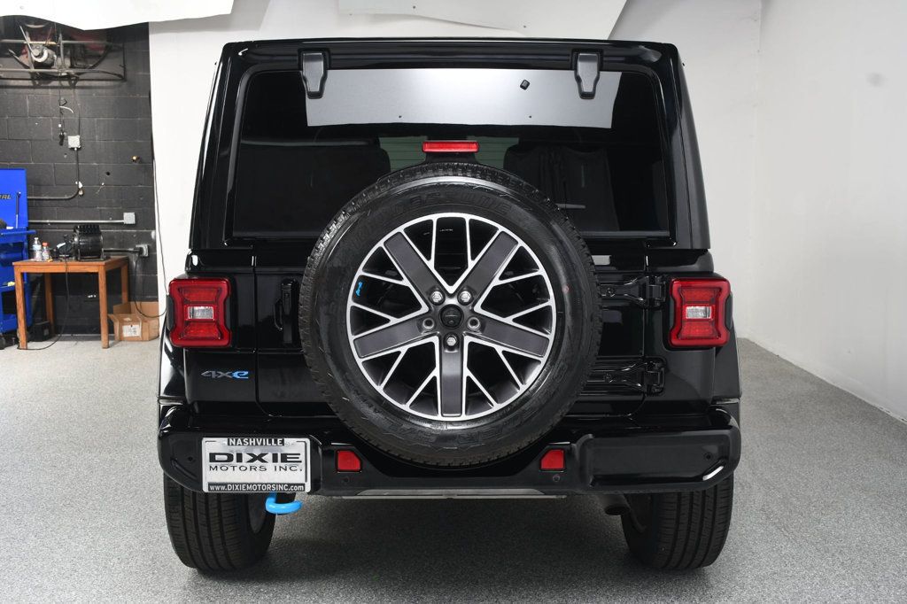 Jeep Wrangler photo 13