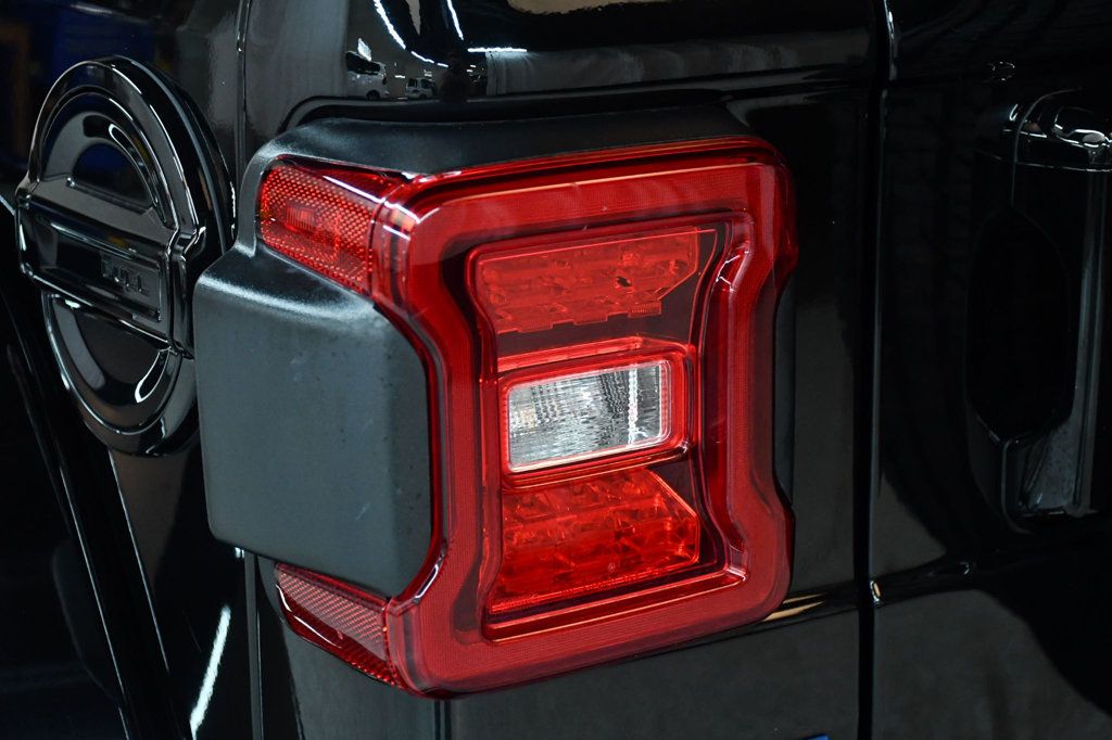 Jeep Wrangler photo 14