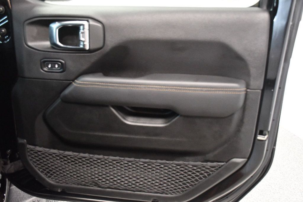 Jeep Wrangler photo 23