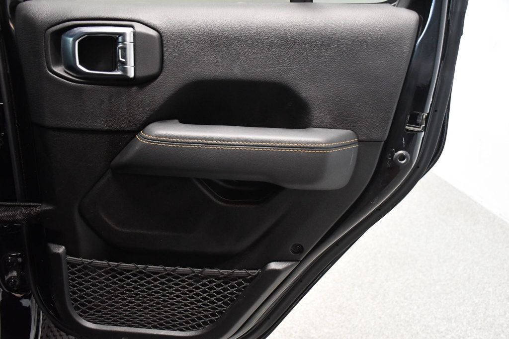 Jeep Wrangler photo 25