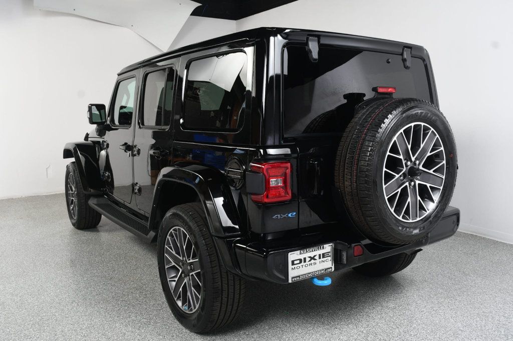 Jeep Wrangler photo 9