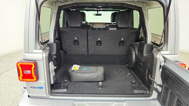 2023 Jeep Wrangler 4xe Sahara High Altitude 4x4 w/ Hard Top & Cold Weather Group - 23035828 - 21