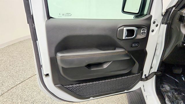 2023 Jeep Wrangler 4xe Sahara High Altitude 4x4 w/ Sky One-Touch Top - 23036821 - 9