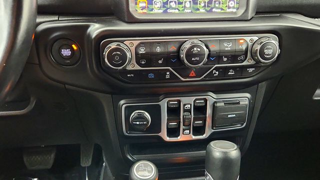2023 Jeep Wrangler 4xe Sahara High Altitude 4x4 w/ Sky One-Touch Top - 23036821 - 16