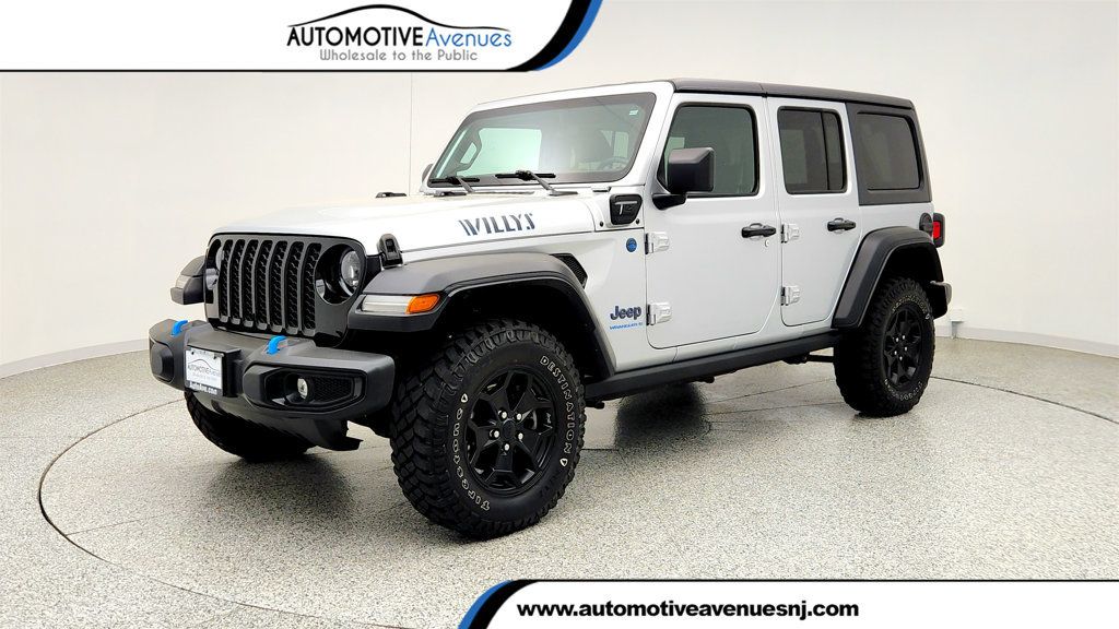 2023 Jeep Wrangler 4xe Willys 4x4 w/ Black 3-Piece Hard Top & Cold Weather Group - 23034772 | Video 1