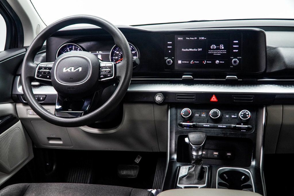 Kia Carnival photo 17