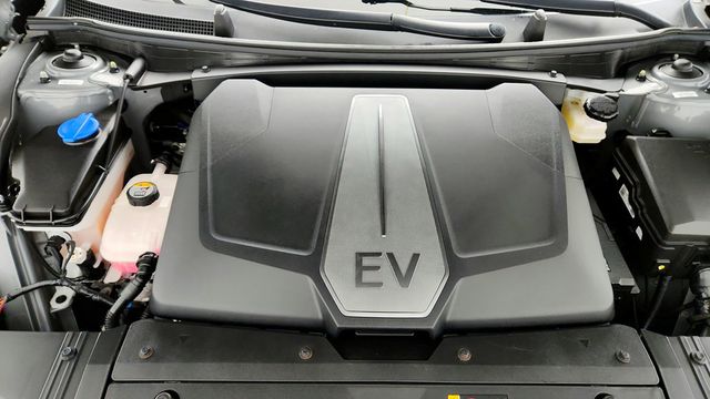 2023 Kia EV6 GT-Line - 22947402 - 24