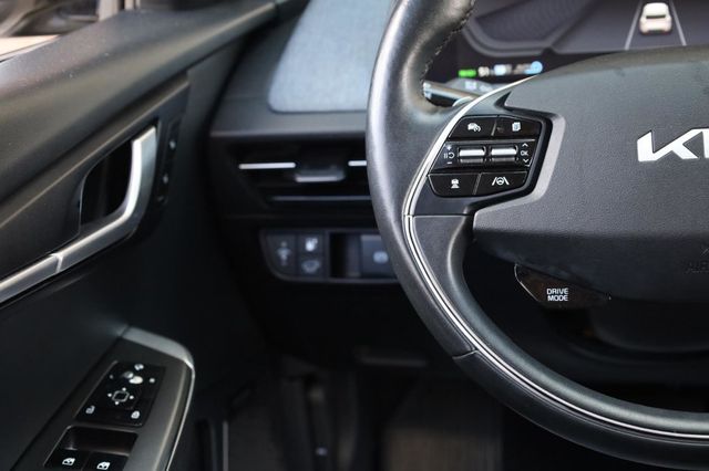 2023 Kia EV6 Wind - 23017391 - 32