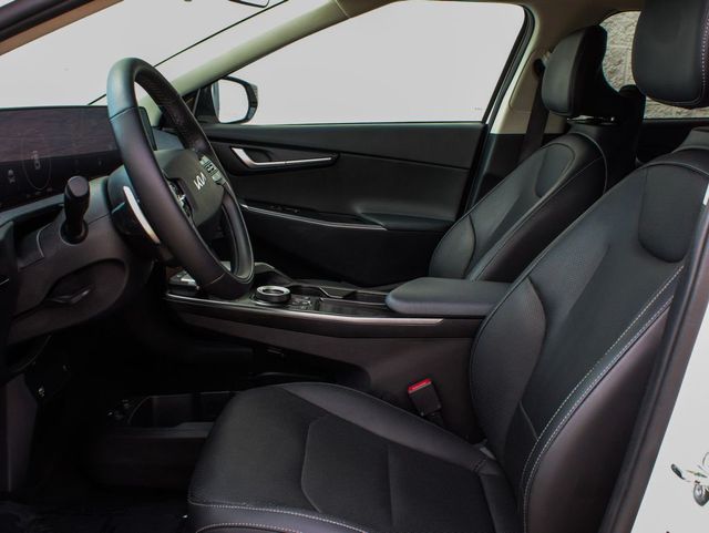 2023 Kia EV6 Wind - 23077428 - 30