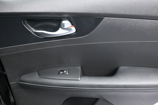 2023 Kia Forte GT-Line IVT - 23011176 - 13