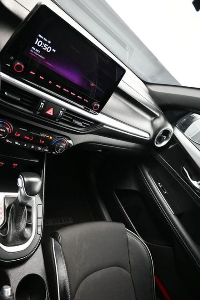 2023 Kia Forte GT-Line IVT - 23011176 - 19