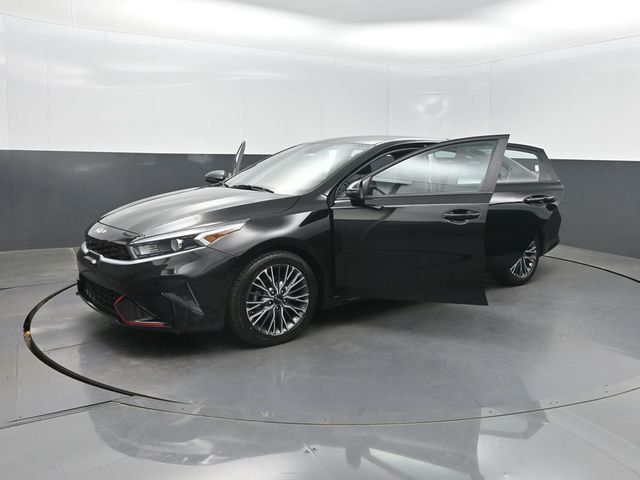 2023 Kia Forte GT-Line IVT - 23011176 - 34