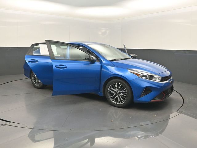 2023 Kia Forte GT-Line IVT - 23066901 - 35