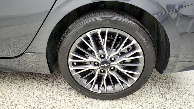 2023 Kia Forte GT-Line IVT w/ Premium Package - 23000265 - 8