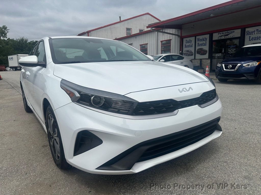 2023 Kia Forte LX photo 2