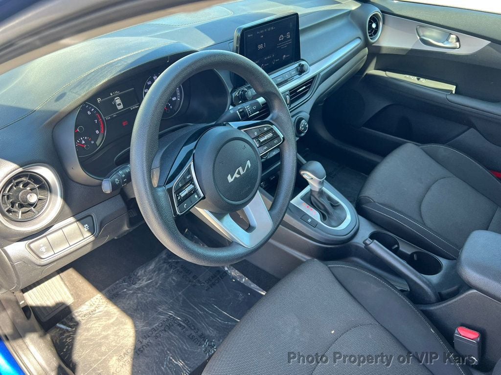 2023 Kia Forte LX IVT - 22926506 - 14