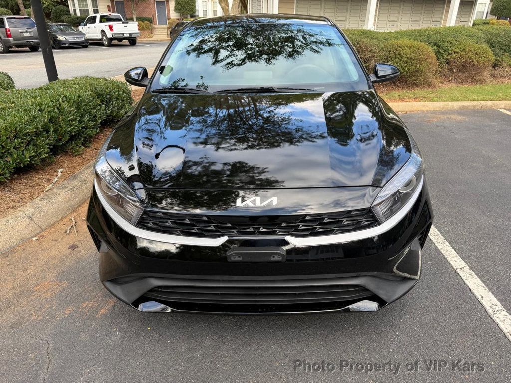 2023 Kia Forte LX photo 3