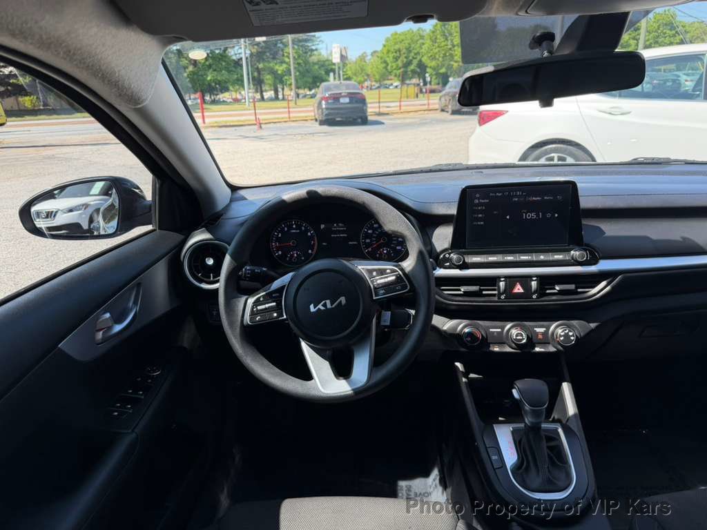 2023 Kia Forte LX IVT - 23014771 - 16