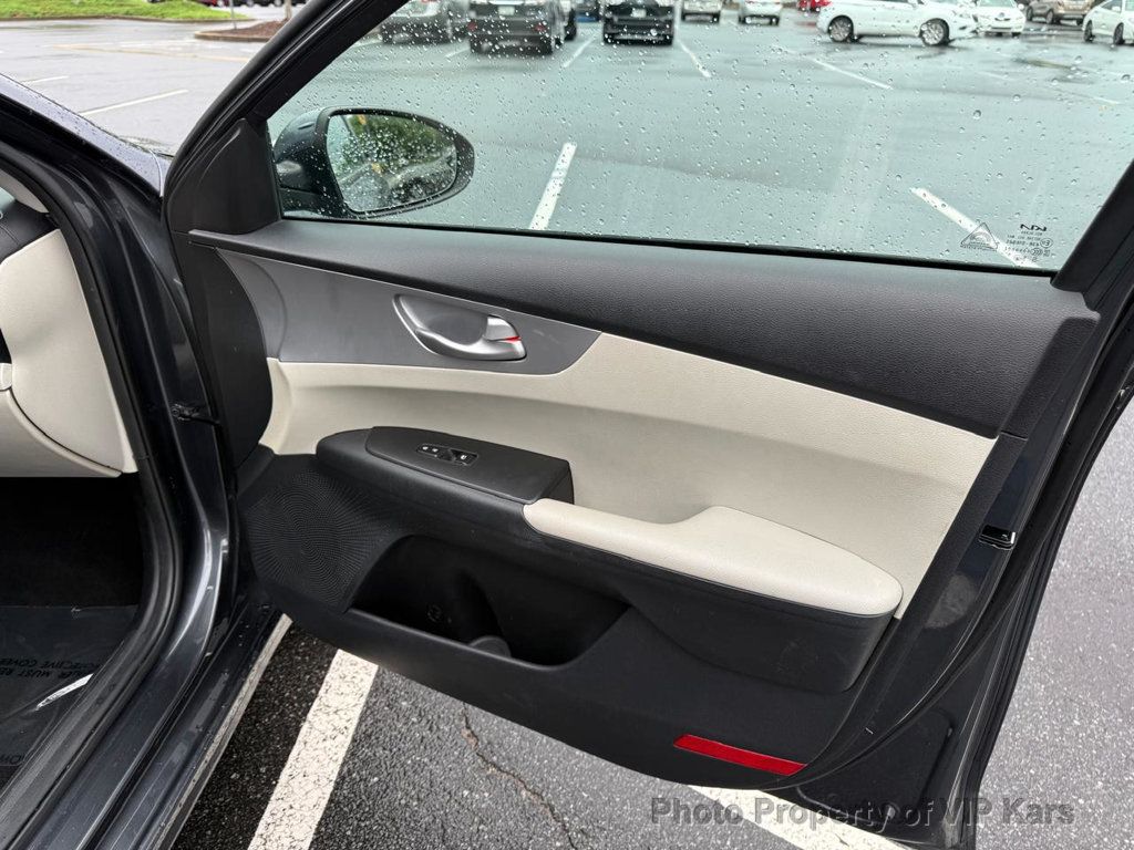 2023 Kia Forte LX IVT - 23041498 - 9