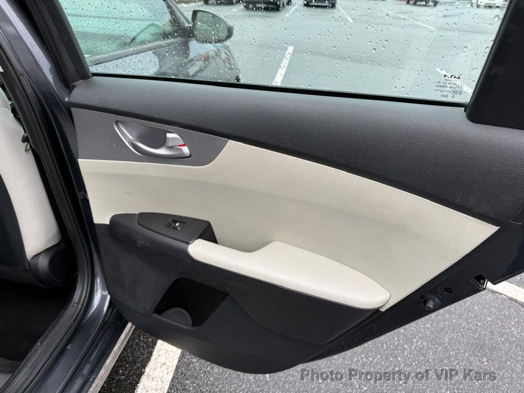 2023 Kia Forte LX IVT - 23041498 - 10