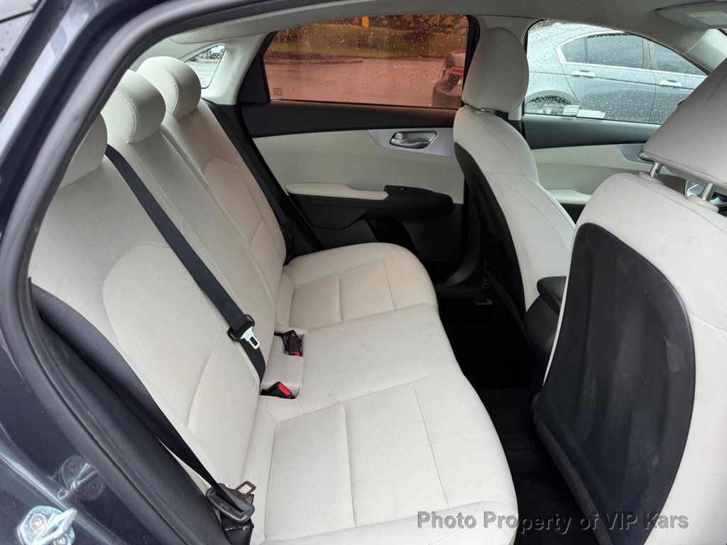 2023 Kia Forte LX IVT - 23041498 - 11