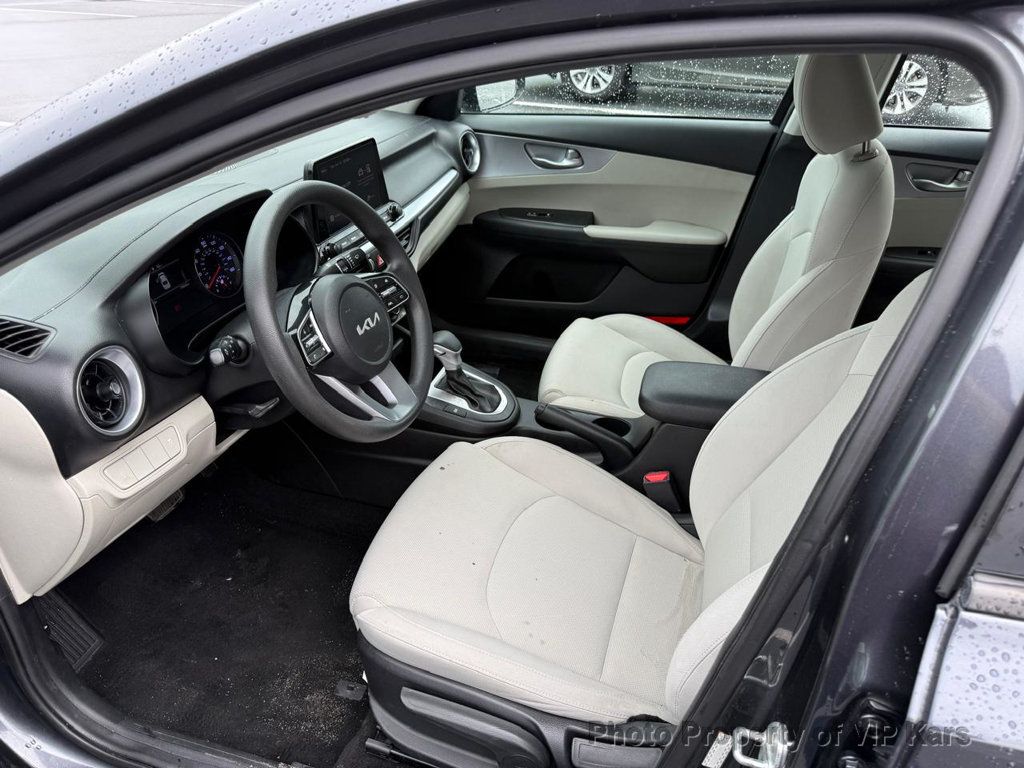 2023 Kia Forte LX IVT - 23041498 - 13