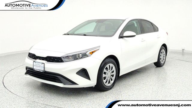 2023 Kia Forte LX IVT - 22955591 - 0