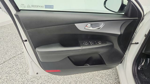 2023 Kia Forte LX IVT - 22955591 - 9