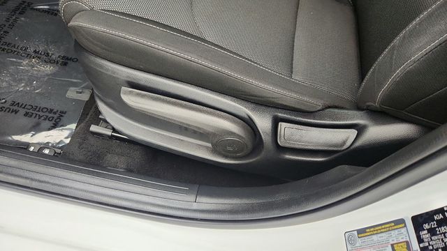 2023 Kia Forte LX IVT - 22955591 - 10