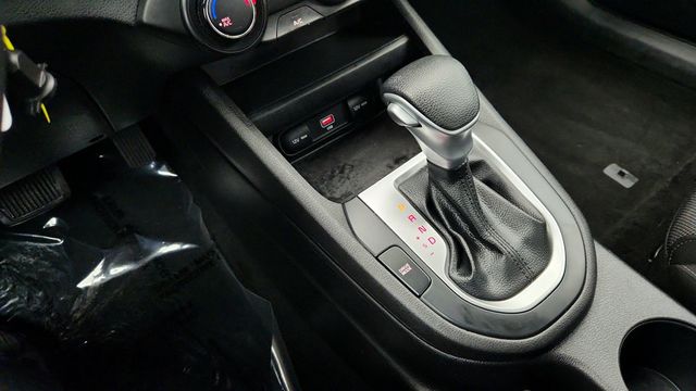 2023 Kia Forte LX IVT - 22955591 - 15