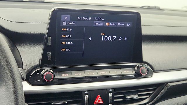 2023 Kia Forte LX IVT - 22955591 - 17