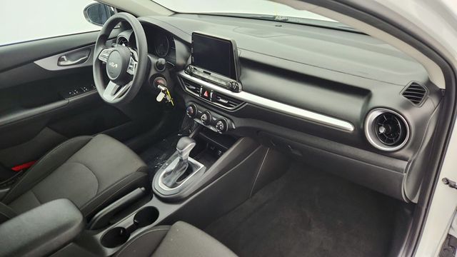 2023 Kia Forte LX IVT - 22955591 - 24