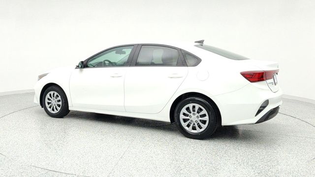 2023 Kia Forte LX IVT - 22955591 - 6