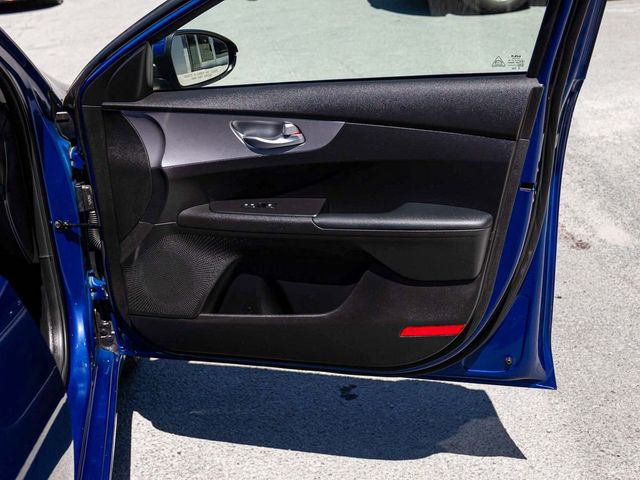 2023 Kia Forte LXS - 23077098 - 12
