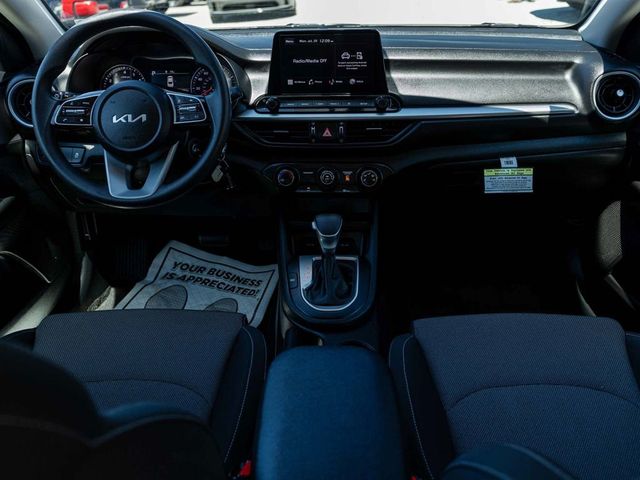 2023 Kia Forte LXS - 23077098 - 29