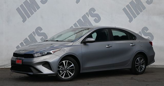 2023 Kia Forte LXS IVT - 22925507 - 0